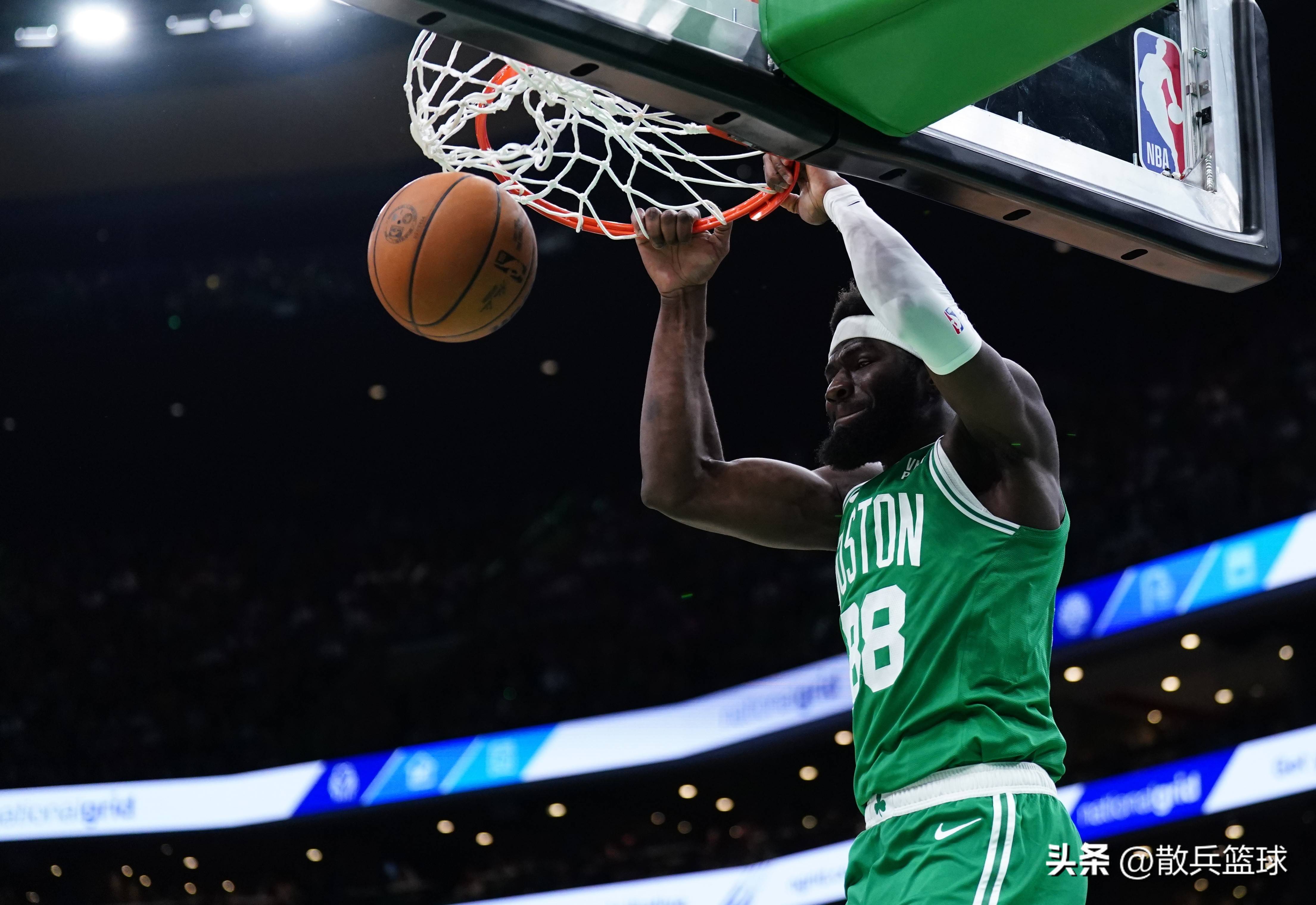 绿军全面发威,塔图姆砍下30分 绿军全面发威,塔图姆砍下30分