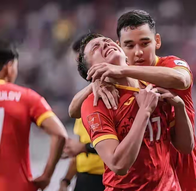 热门球队在友谊赛中战胜对手晋级