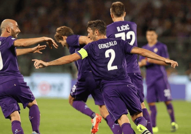 包含佛罗伦萨客场不敌劲旅，遭遇连败的词条