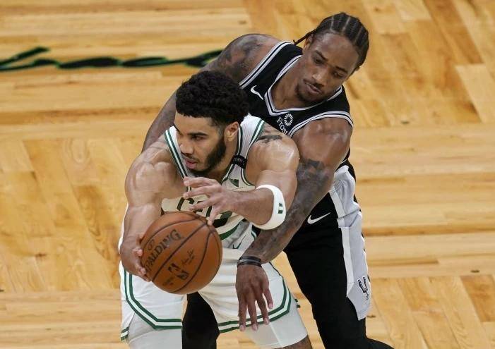 马刺逆转活塞，德罗赞贡献关键抢断