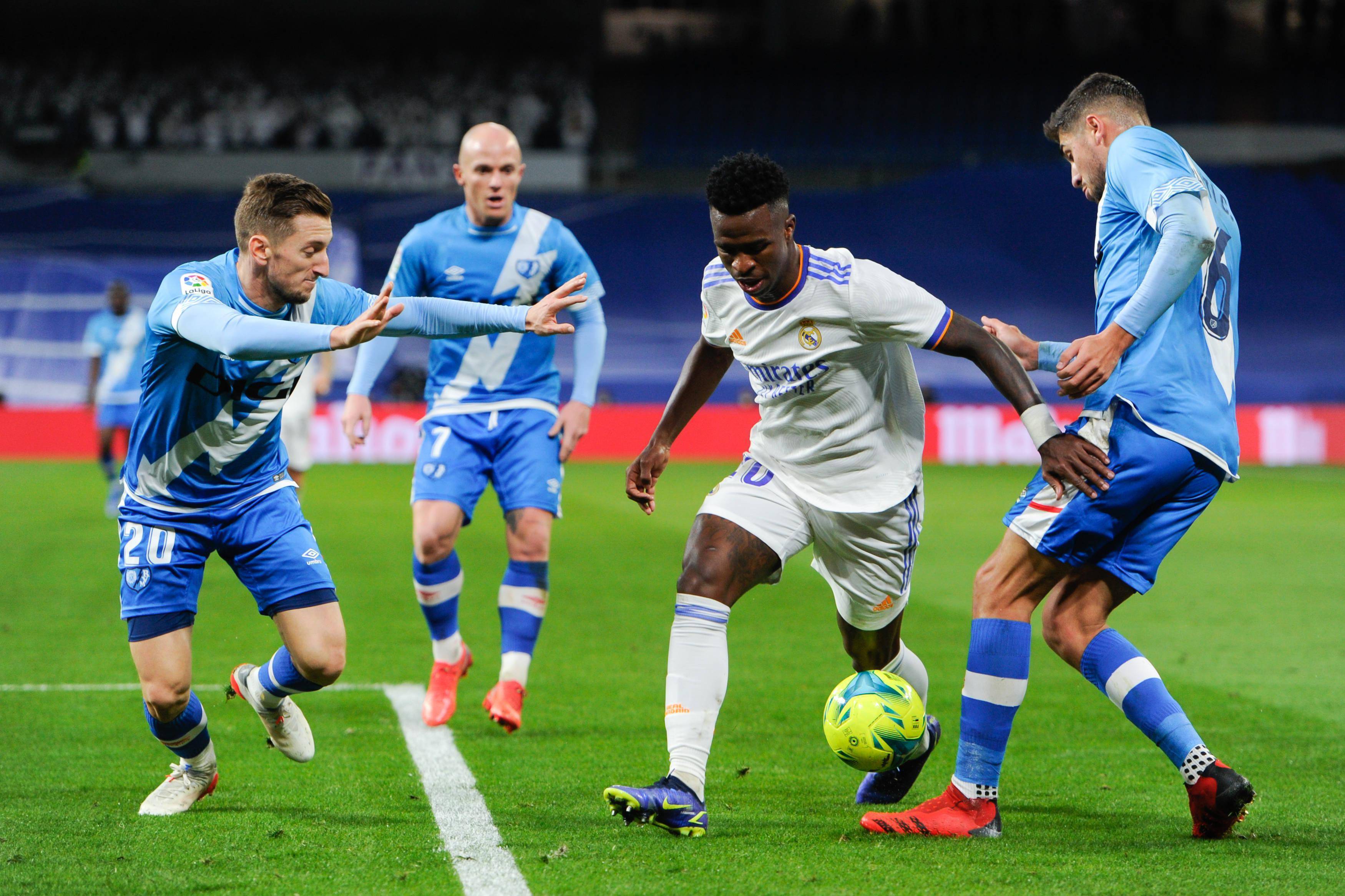 九游体育官方入口-关于皇马疲软防线遭遇重挫，三连败先失冠的信息