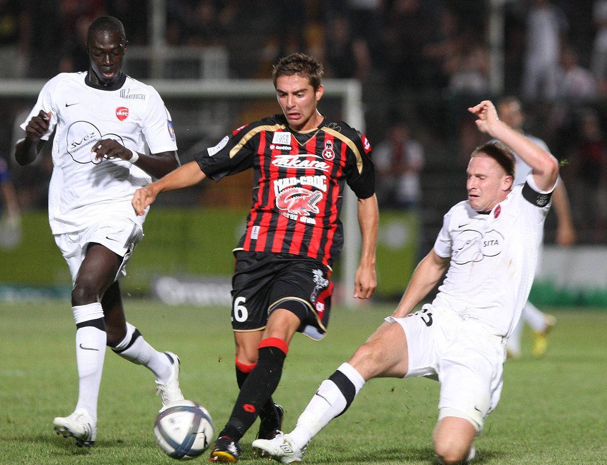 -包含瓦朗谢纳击败劲敌，升至积分榜前列的词条