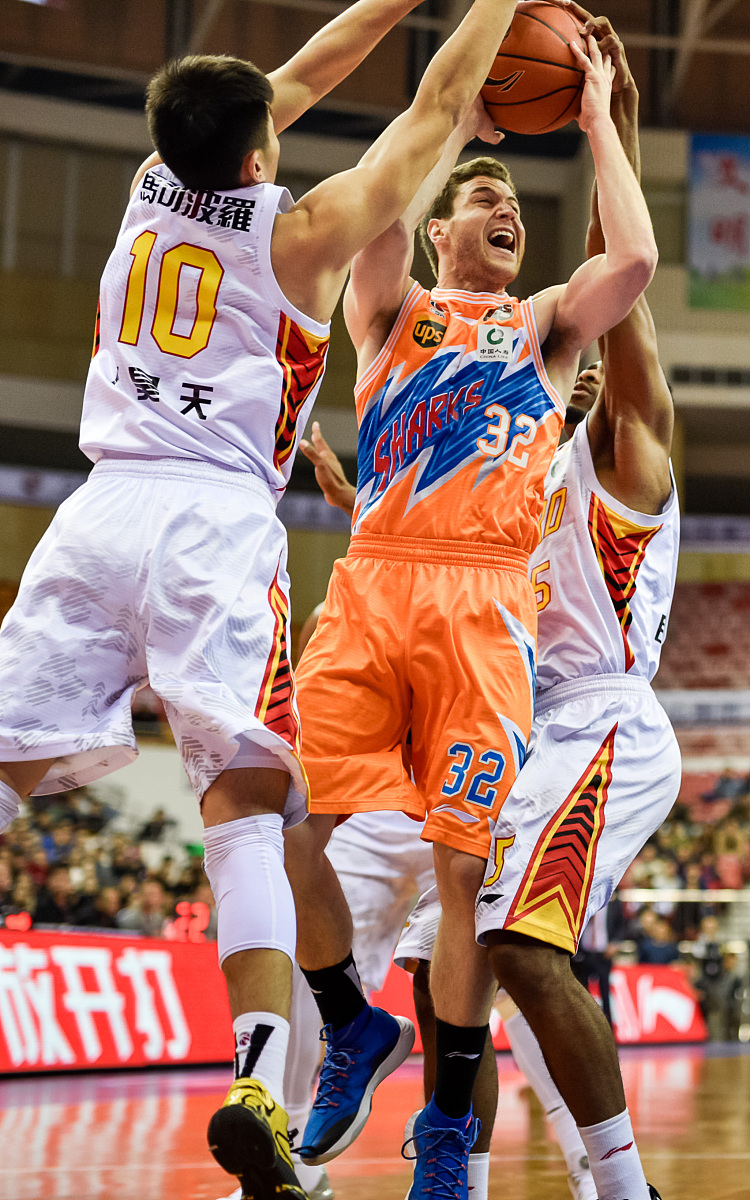 九游体育入口-福建男篮迎来胜利，艰难击败辽宁队